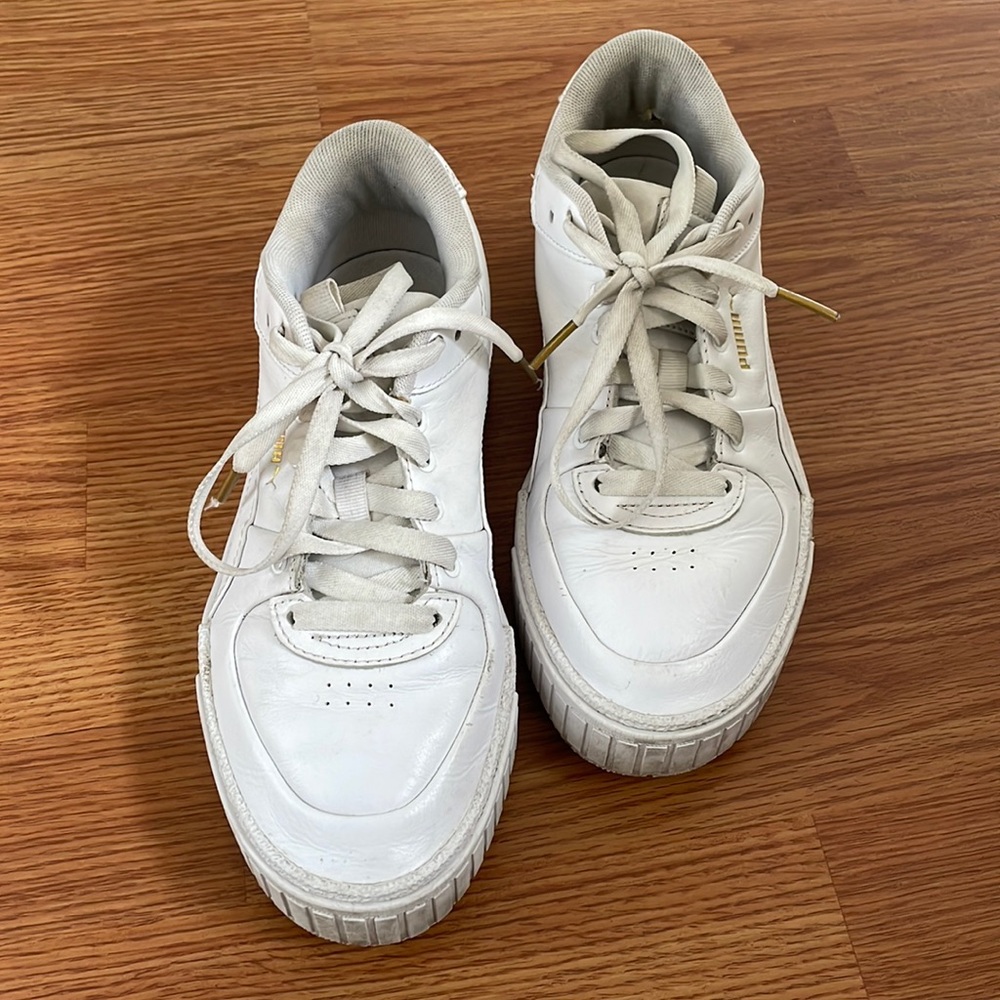 Puma women’s platform white sneakers size US 8